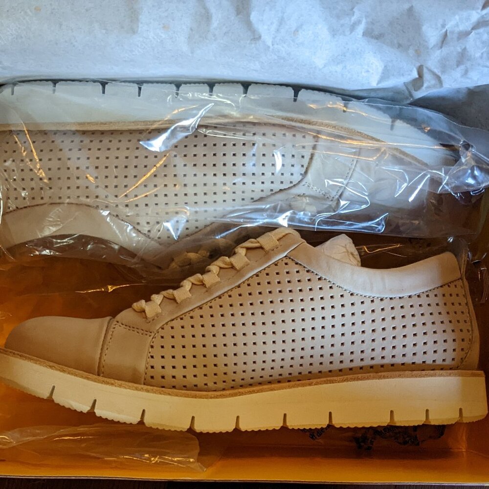 SAMUEL HUBBARD Italian Leather Loafer US 7 Comfort Shoe Bisque Beige Walking NEW